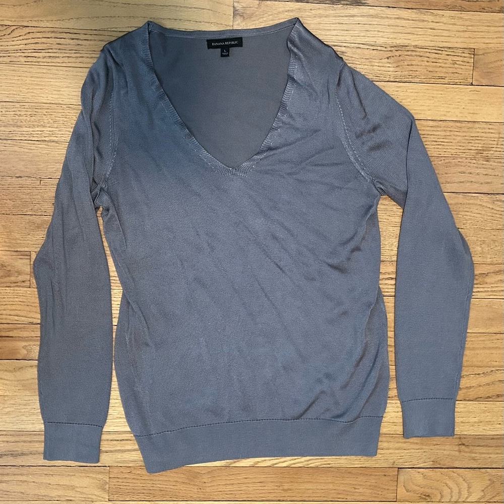 Women’s Gray shine Banana Republic Sweater Sz Large